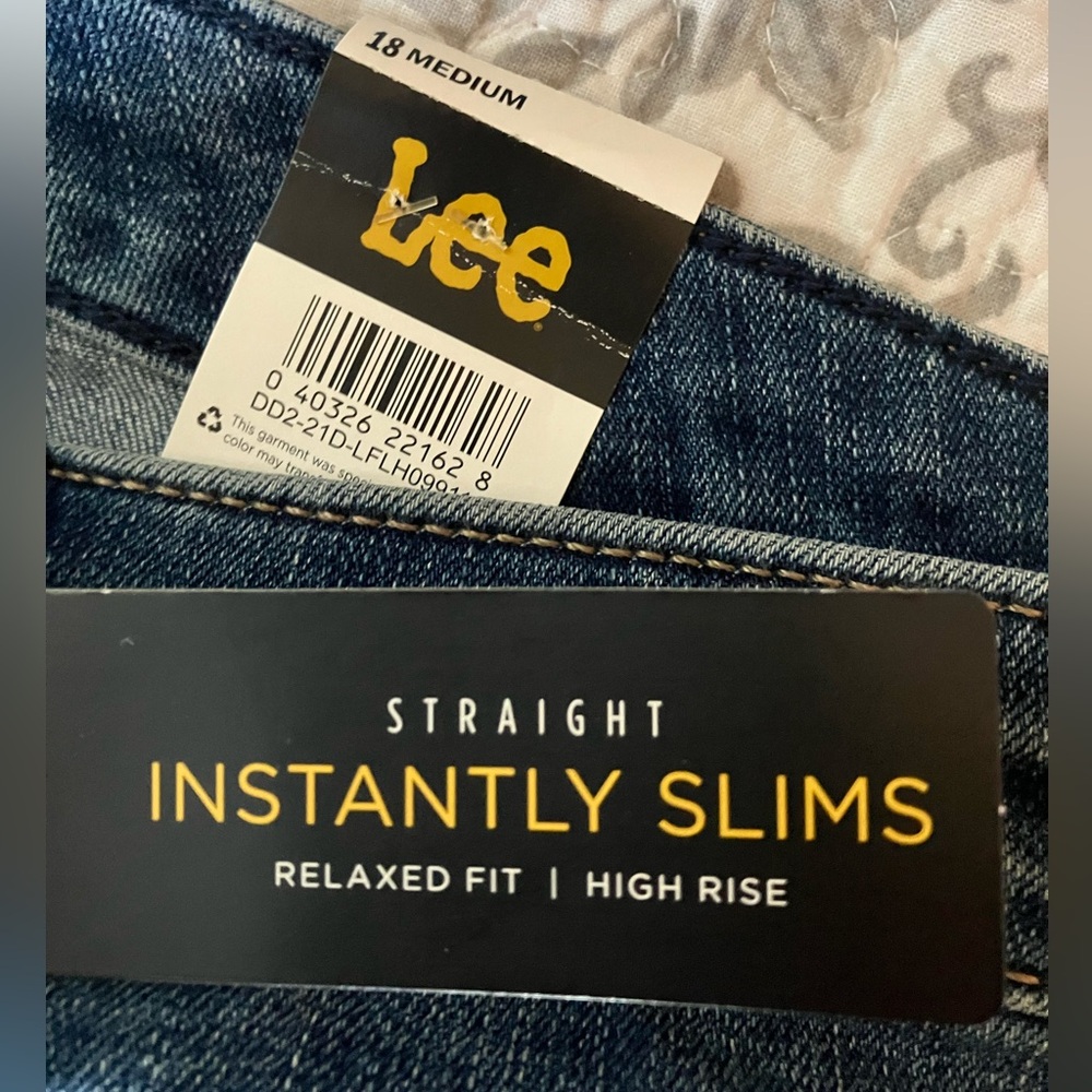 Lee straight leg high waisted jeans size 18